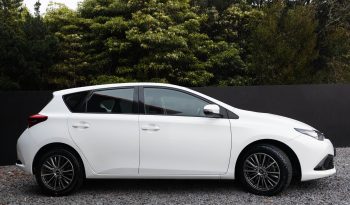 Toyota Auris completo