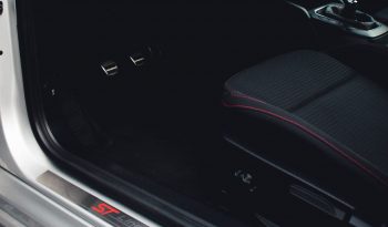 Ford Focus ST Line completo