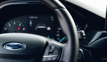 Ford Focus ST Line completo