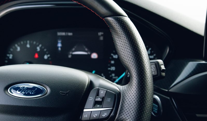 Ford Focus ST Line completo