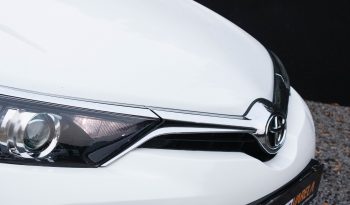 Toyota Auris completo