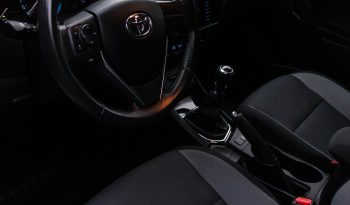 Toyota Auris completo