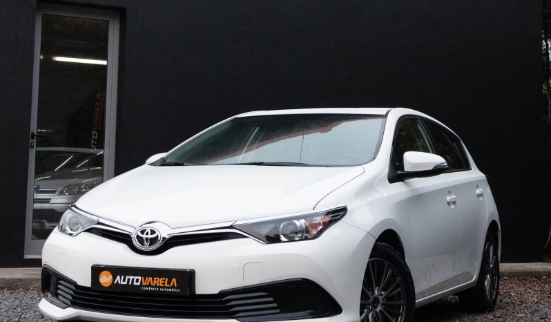 Toyota Auris completo