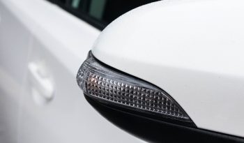 Toyota Auris completo