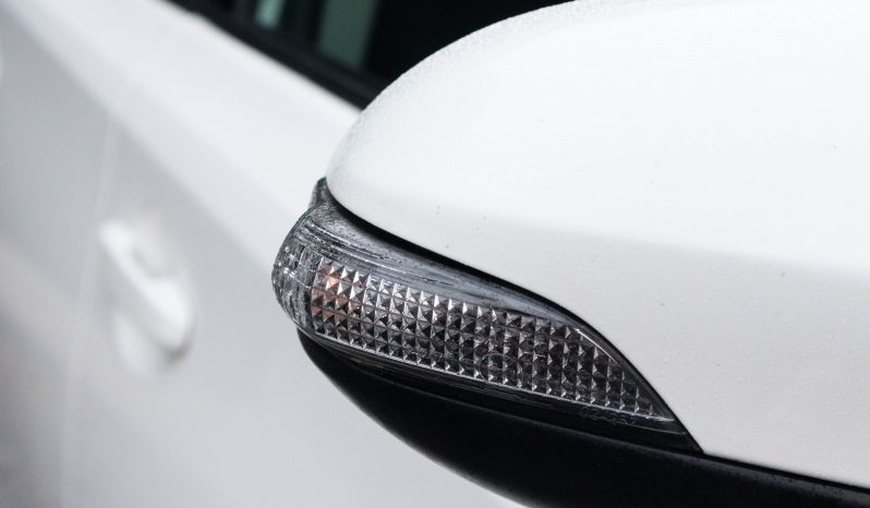 Toyota Auris completo