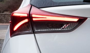 Toyota Auris completo