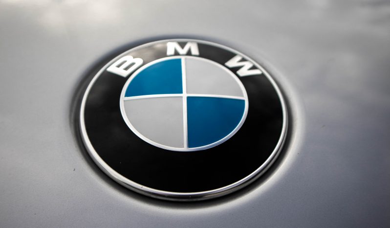 BMW X1 Advantage completo