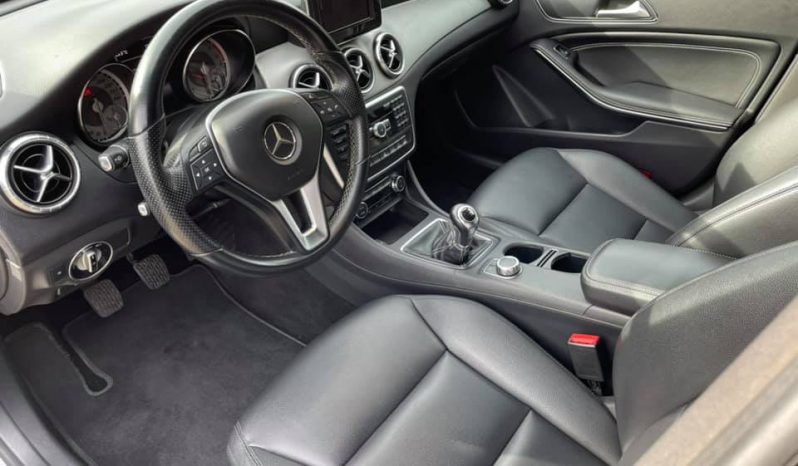 Mercedes-Benz CLA 200 CDI completo