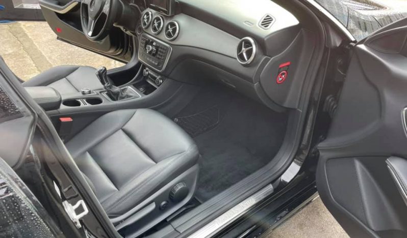 Mercedes-Benz CLA 200 CDI completo