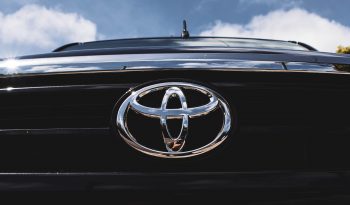 Toyota Hilux Tracker 2021 completo