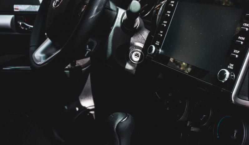 Toyota Hilux Tracker 2021 completo