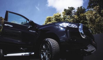 Toyota Hilux Tracker 2021 completo