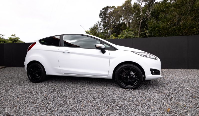 Ford Fiesta 1.25 82 Edition completo