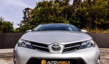 Toyota Auris D-4D Business completo