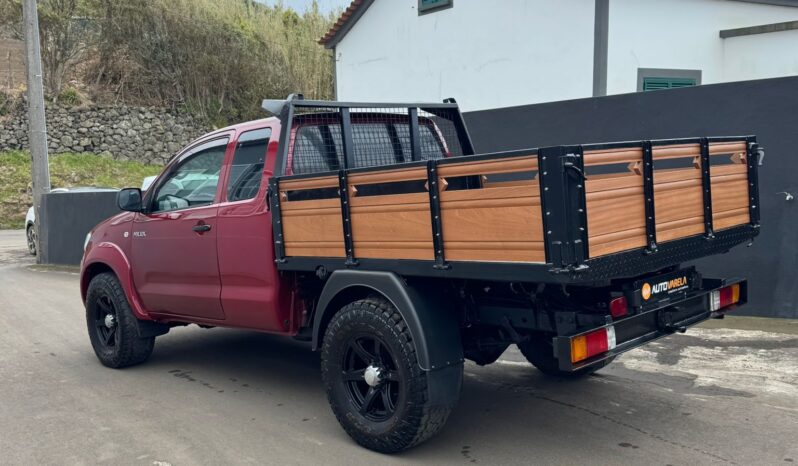 Toyota Hilux D-4D 4WD completo
