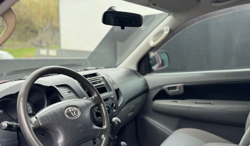 Toyota Hilux D-4D 4WD completo