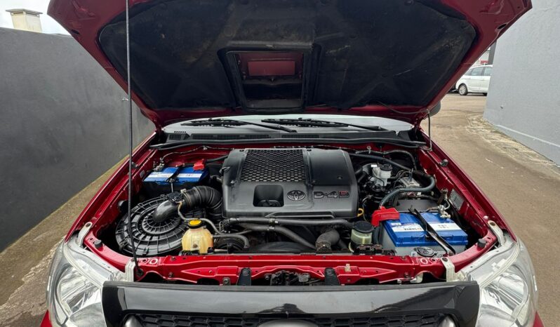 Toyota Hilux D-4D 4WD completo