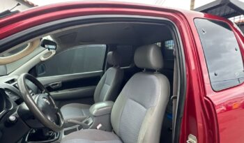 Toyota Hilux D-4D 4WD completo
