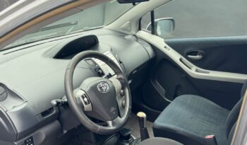 Toyota Yaris D-4D completo