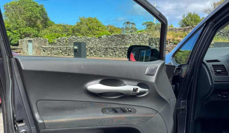 Toyota Auris D-4D Pack Sport completo