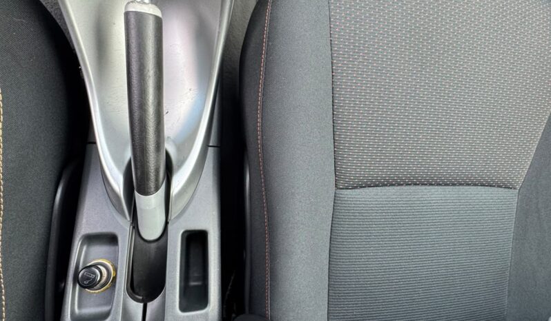 Toyota Auris D-4D Pack Sport completo